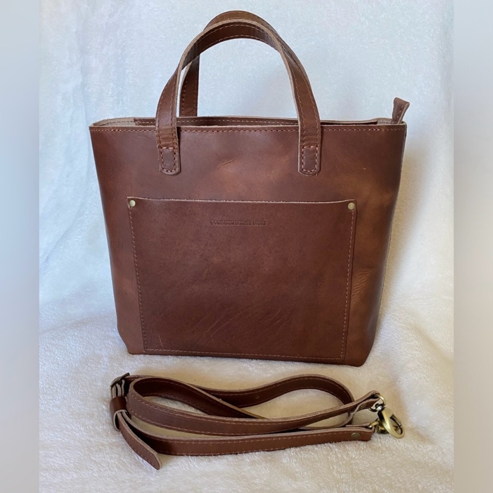 Portland Leather Medium Crossbody